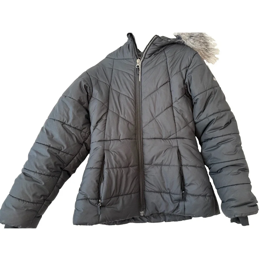 girls size small (7/8) Columbia Puffer jacket With Removable Hood With Faux Fur